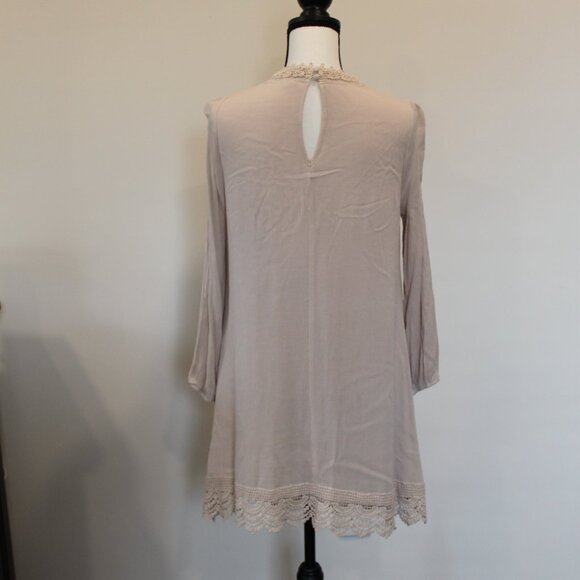 Andree by Unit Beautiful Lace Detailed Dress in Cream Size Medium - Picture 7 of 14